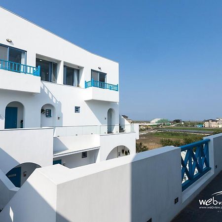 Blue White Apartman Vucsie Kültér fotó